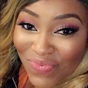 Meet your Posher, Ebony